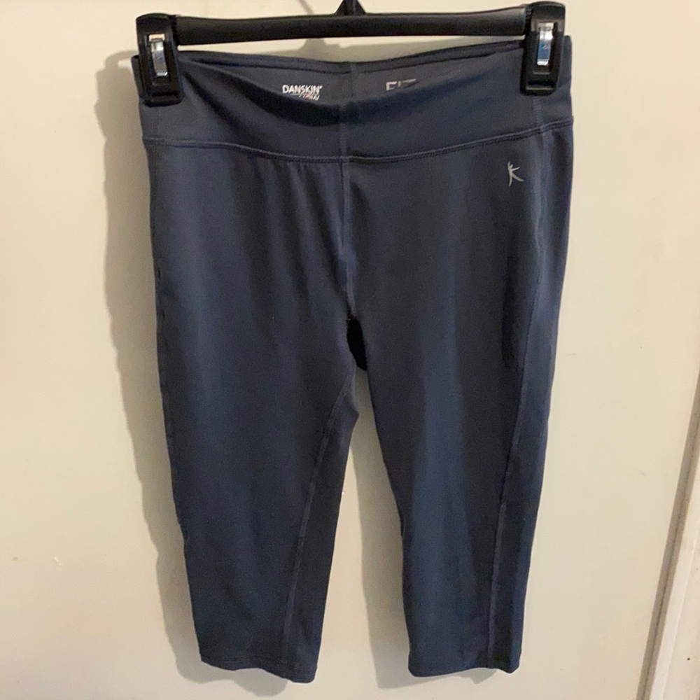 Gray capri leggings